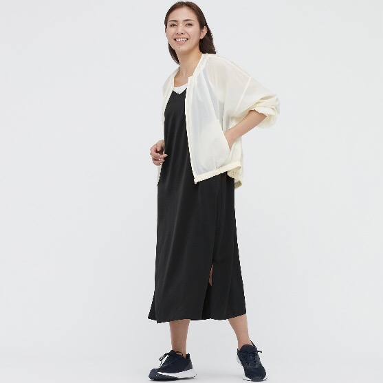 着回ししやすいワンピースの登場です ユニクロ ショップブログ Socola ソコラ 若葉台